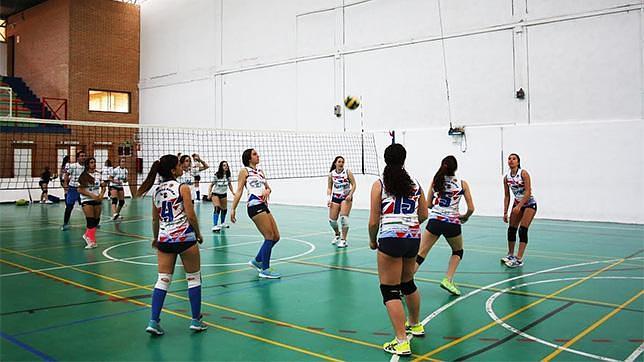 Mairena acoge su X Torneo de Voley con más de 700 participantes