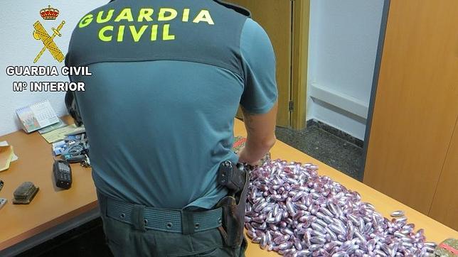 Lo último en narcotráfico: esconden seis kilos de hachís en un parachoques