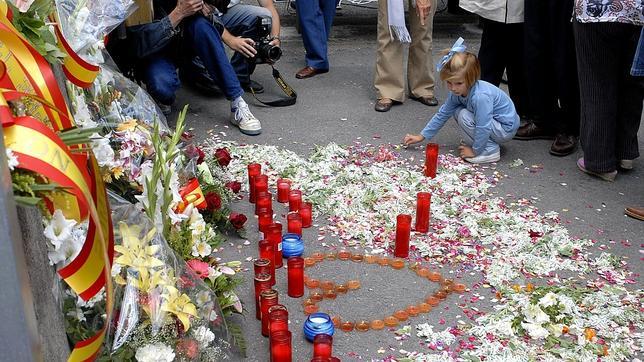 Homenaje a Irene y a José Ángel de Jesús Encinas, guardia civil asesinado en el mismo atentado