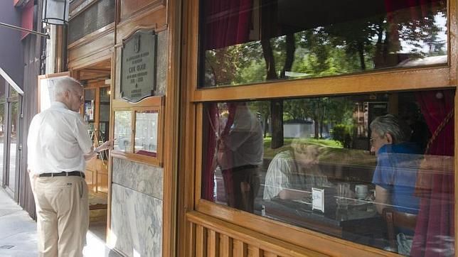 Las cafeterías más emblemáticas de Madrid que forman parte de la Historia