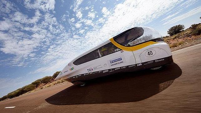 El primer coche familiar que funciona con energía solar