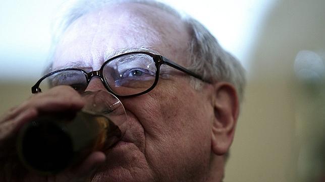 Warren Buffet pierde otros mil millones por el desplome de Coca-Cola en Bolsa