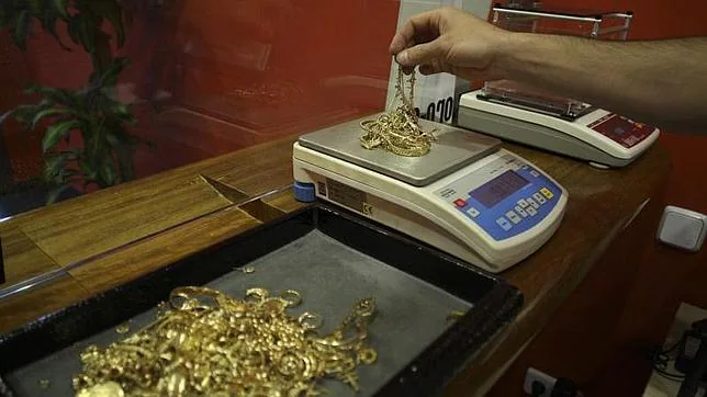 Una balanza de un negocio de compraventa de oro en Madrid