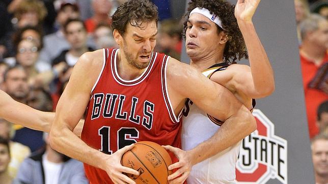 Pau Gasol no puede frenar a los Cavaliers de LeBron James