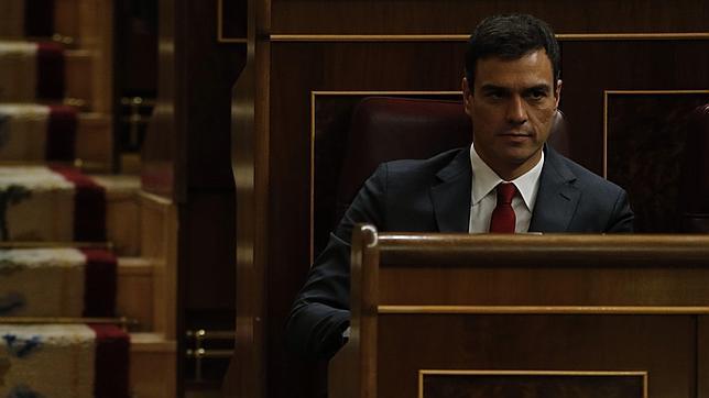 Pedro Sánchez acusa a Montoro de «mentira y fraude electoral»