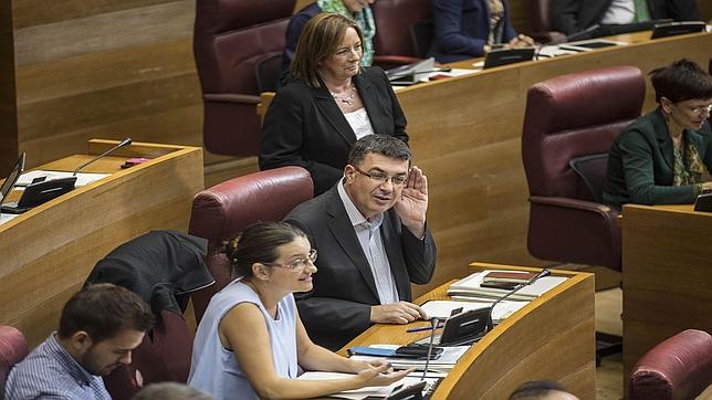 EU, Compromís y Podemos escenifican un tripartito sin un PSPV en caída libre