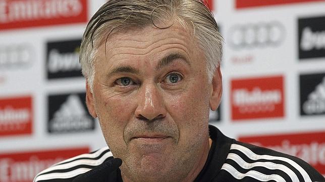 Ancelotti: «Puedo quitar un delantero y colocar otro centrocampista»