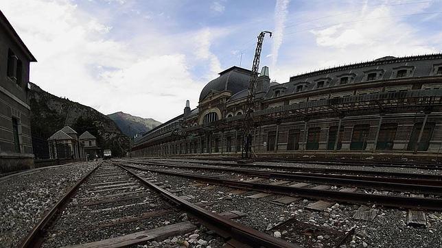 Aspecto actual de la monumental estación de Canfranc (Pirineo aragonés), inaugurada en 1928