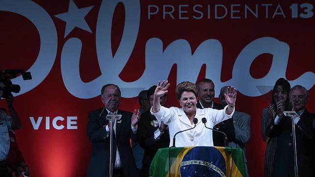 Ajustada victoria de la presidenta Rousseff en un Brasil dividido