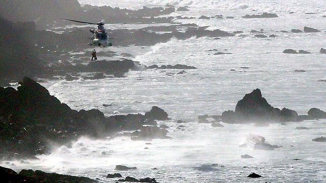 Un marinero, exmiembro  de ETA, se salva a nado del naufragio de su barco