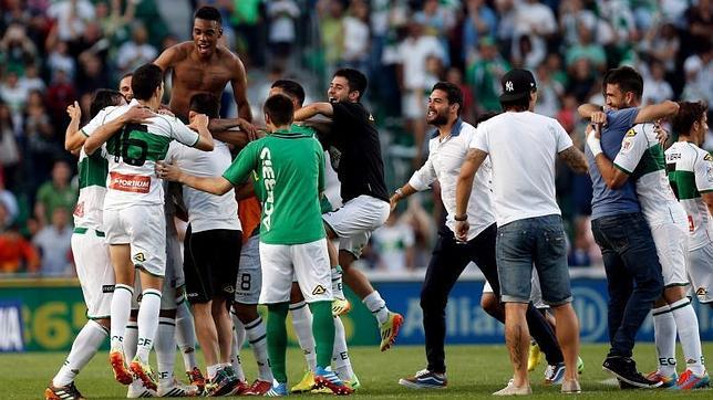 El Elche se aferra al calendario de noviembre para salir del descenso