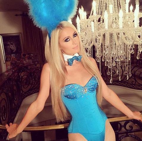 Paris Hilton calienta Halloween