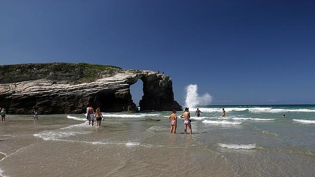 El plan de conservación de As Catedrais se convierte en referencia para otros arenales