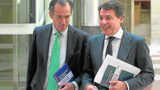 Enrique Ossorio e Ignacio González, durante la presentación de los presupuestos de 2014