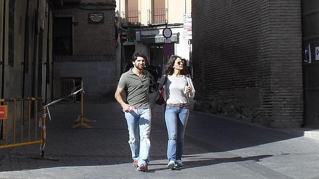 Cayetano Rivera y Eva González, dos turistas por el Casco Histórico de Toledo