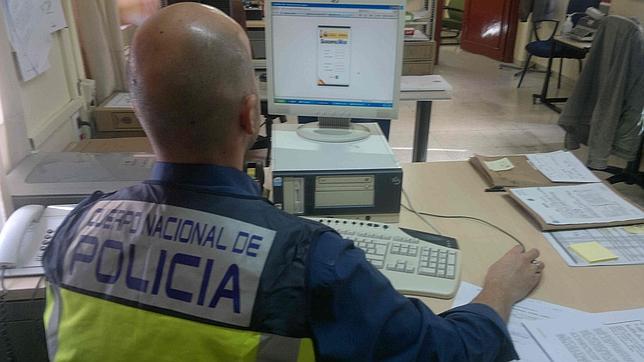 Detenido por vender falsos contratos de trabajo a extranjeros