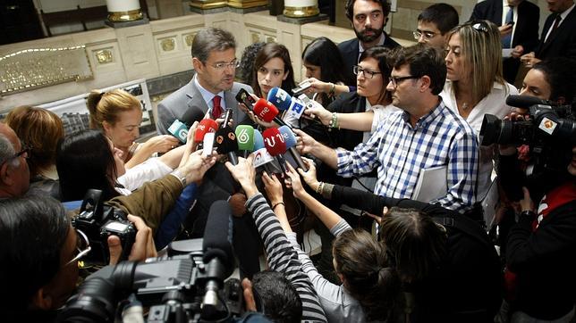 Rafael Catalá: la consulta es «profundamente antidemocrática»