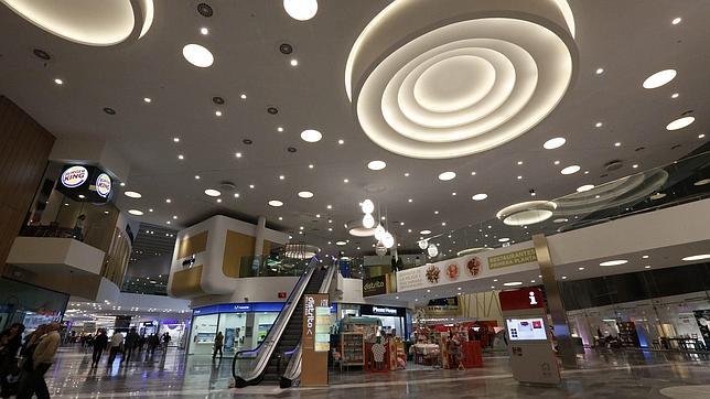 Interior del centro comercial Rio Shopping de Valladolid