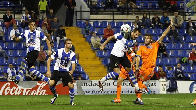 El Valencia Mestalla saca los colores al Hércules