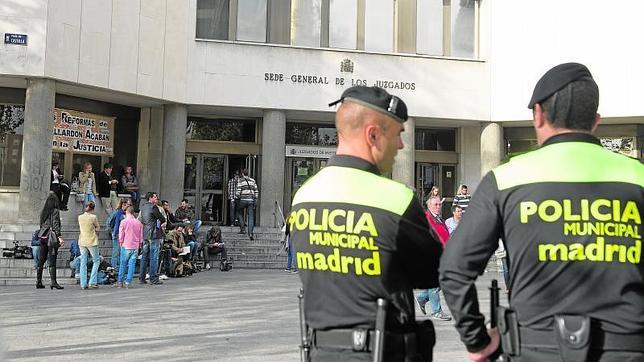 Exigen que la Policía Municipal deje de vigilar los Juzgados de Plaza de Castilla