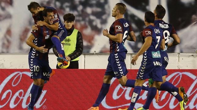 Arruabarrena acaba con la reacción del Rayo Vallecano