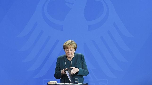 Merkel: «Enfrentar austeridad y crecimiento es erróneo, no nos va a llevar a nada en Europa»