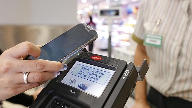 Mercadona implanta un sistema para pagar desde el móvil en sus tiendas