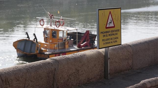 El accidente de la joven polaca divide a los sevillanos: ¿descuido o falta de seguridad?