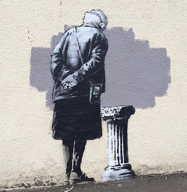 El mural de Banksy que apareció en una pared en Folkestone, al sureste de Inglaterra
