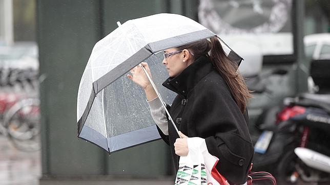 El fin de semana llegará con lluvia en Sevilla