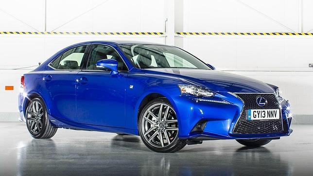 Novedades para el Lexus IS 300h