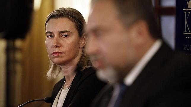 Mogherini insta al reconocimiento del Estado palestino y pide un diálogo diferente