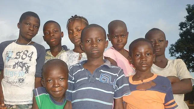 Niños de Sierra Leona, orgullosos y valientes pese al drama que les rodea