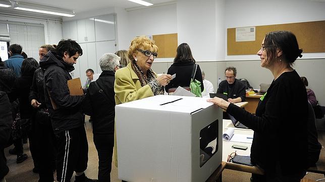 Más de un millón de catalanes ha participado en el 9-N, según la Generalitat