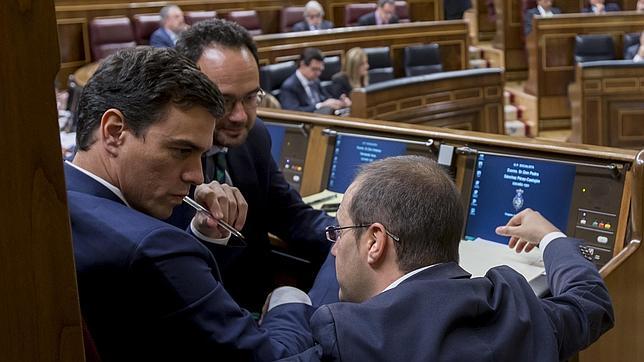 Antonio Hernando, Pedro Sánchez y César Luena