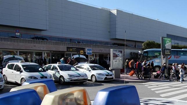 Parada de taxis en las inmediaciones del aeropuerto