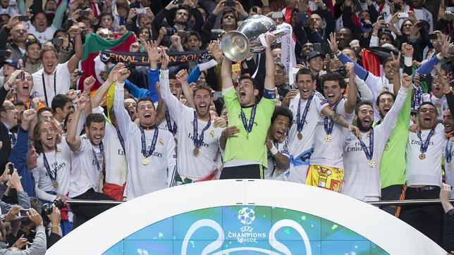 Casillas levanta la Champions, en pleno éxtasis madridista