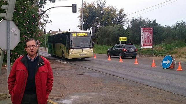 El corte temporal de los semáforos del cruce de Gines se salda con el «agradecimiento» vecinal