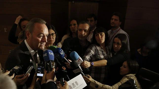 Puig pide la dimisión de Fabra por su «irresponsabilidad» al querer reabrir RTVV
