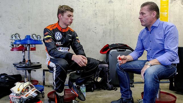 Max verstappen, 17 años, continuará la dinastía que inició su padre, Jos (en la imagen), como piloto de F1
