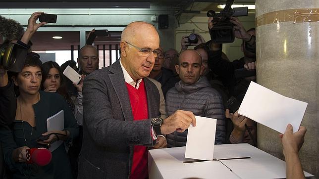 Duran vota en contra de la independencia en la consulta del 9-N