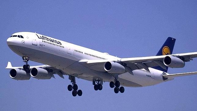 Lufthansa adapta un Airbus 340 para poder transportar a pacientes con ébola