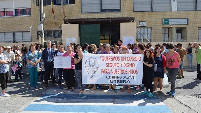 Los padres del Tierno Galván dan un respiro a la Junta