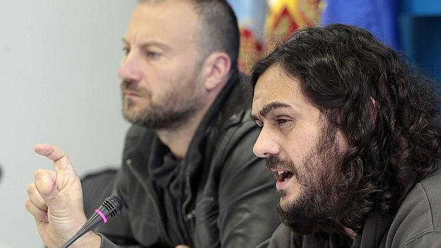 AGE se echa en brazos de Podemos para sobrevivir a las municipales