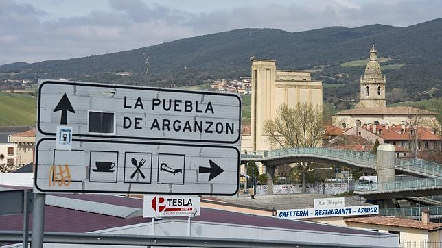 El PP y el PSOE se unen para decir «no» a la anexión de Treviño al País Vasco