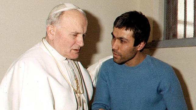 El turco que atentó contra Juan Pablo II «da la bienvenida» al Papa Francisco