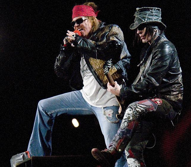 Axl Rose y DJ Ashba, miembros de Guns n' Roses, en una imagen de archivo