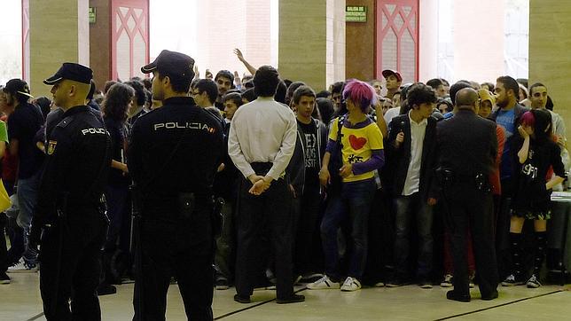 La Policía interviene en Salón del Manga para evitar avalanchas tras completar su aforo