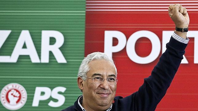 Antonio Costa, elegido secretario general de los socialistas portugueses en medio del caso Sócrates