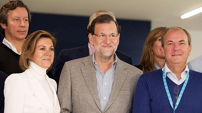 Rajoy, entre Monago y Cospedal